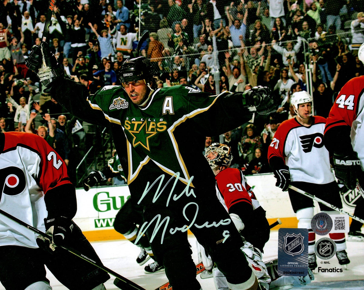 Mike Modano Autographed Dallas Stars (500th Goal) 8x10 Photo - Beckett