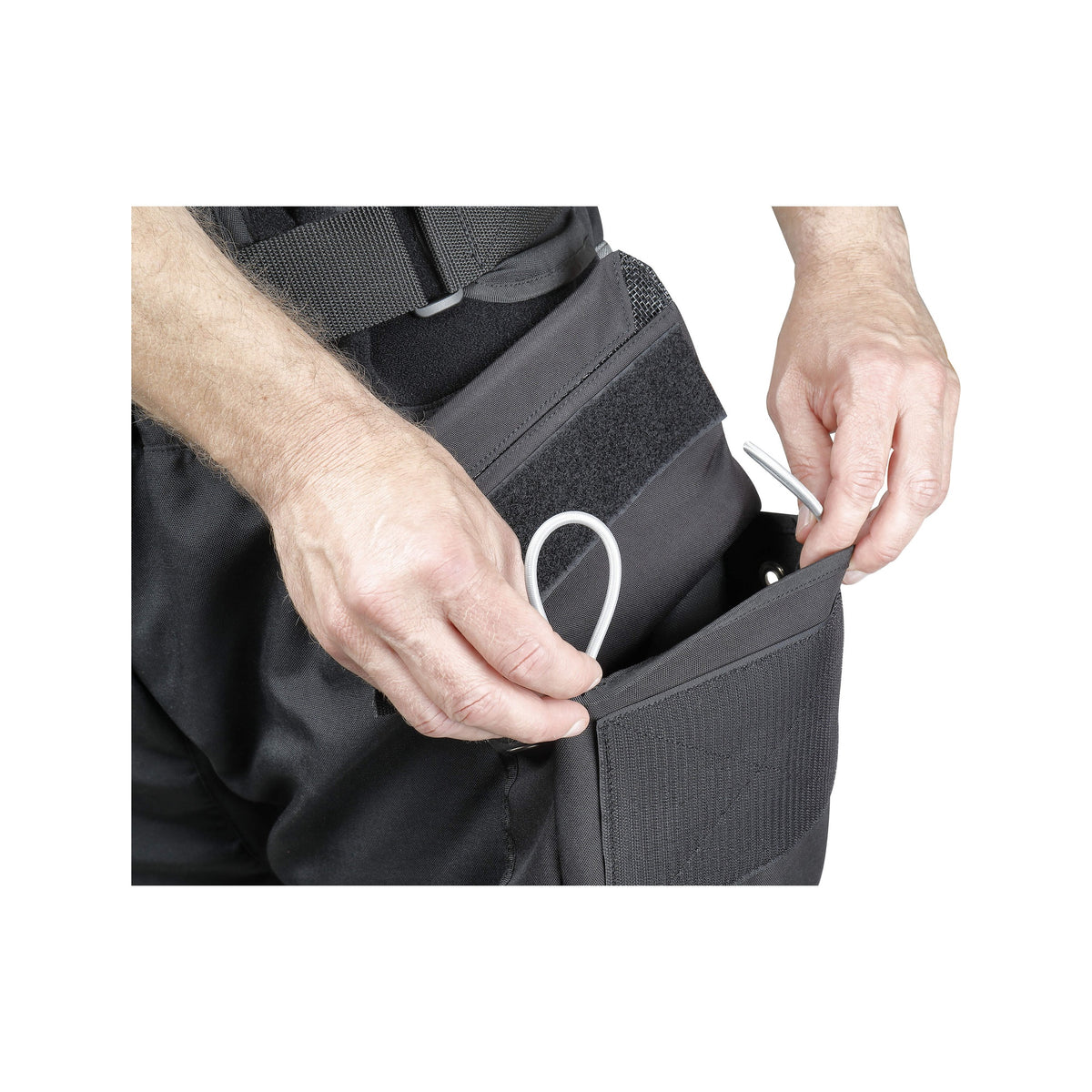 Mares TEK Short Pro - XR Line Diving Accessory - 412037_Tek Shorts Pro_pocket bungee detail_2