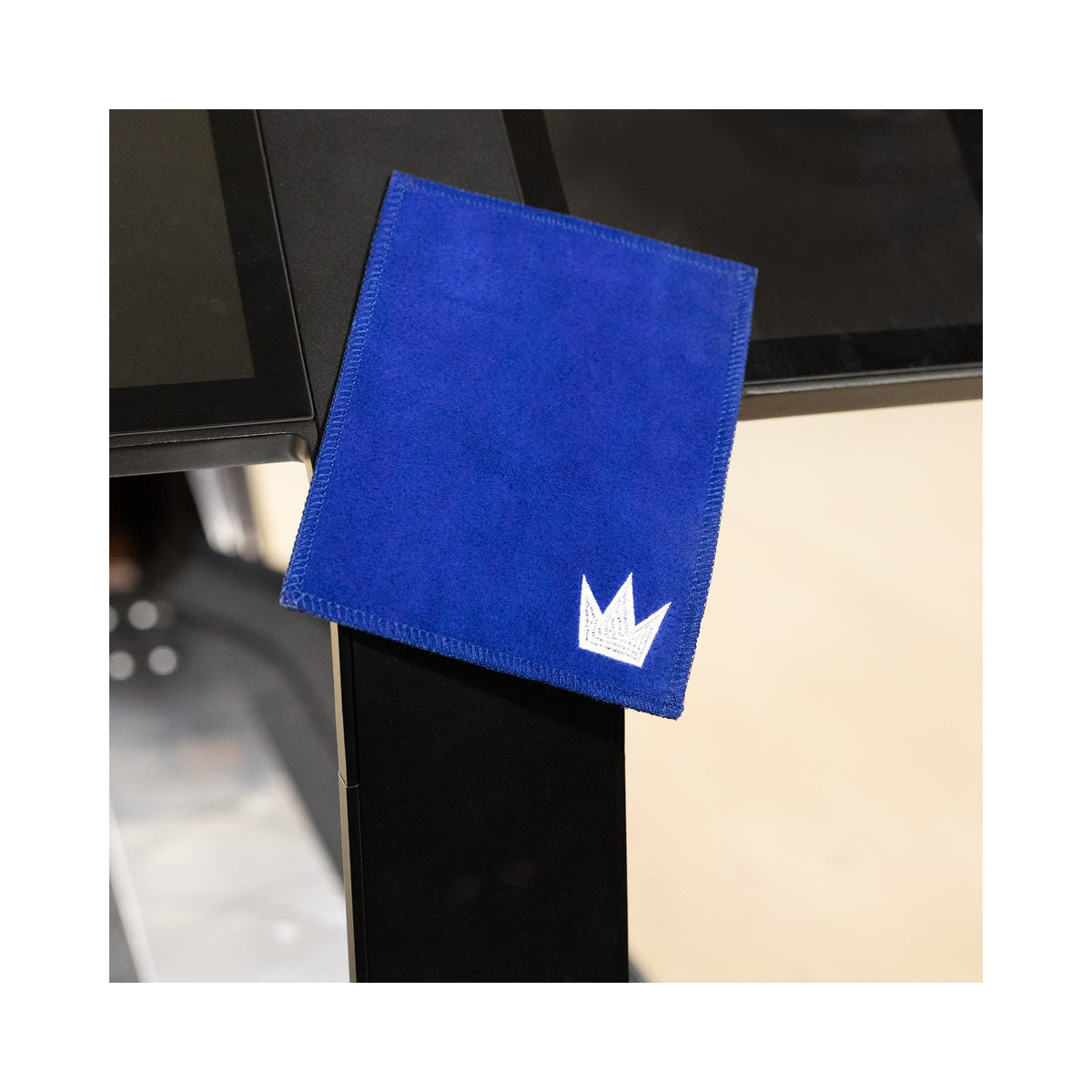 Brunswick Magnetic Shammy Pad - Brunswick Magnet Shammy Action 1 1600x1600