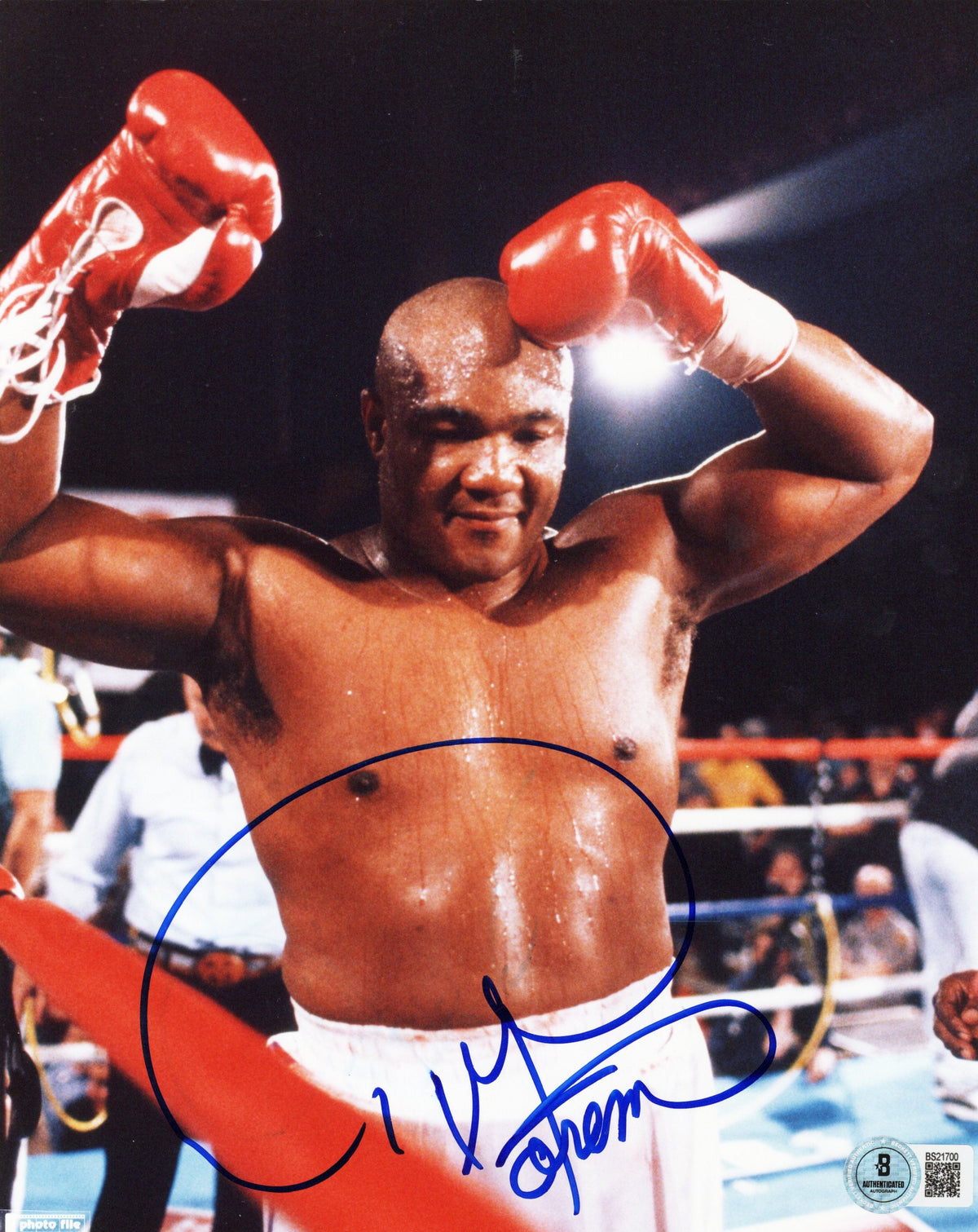 George Foreman Autographed Boxing World Champ 8x10 Photo Beckett Authenticated