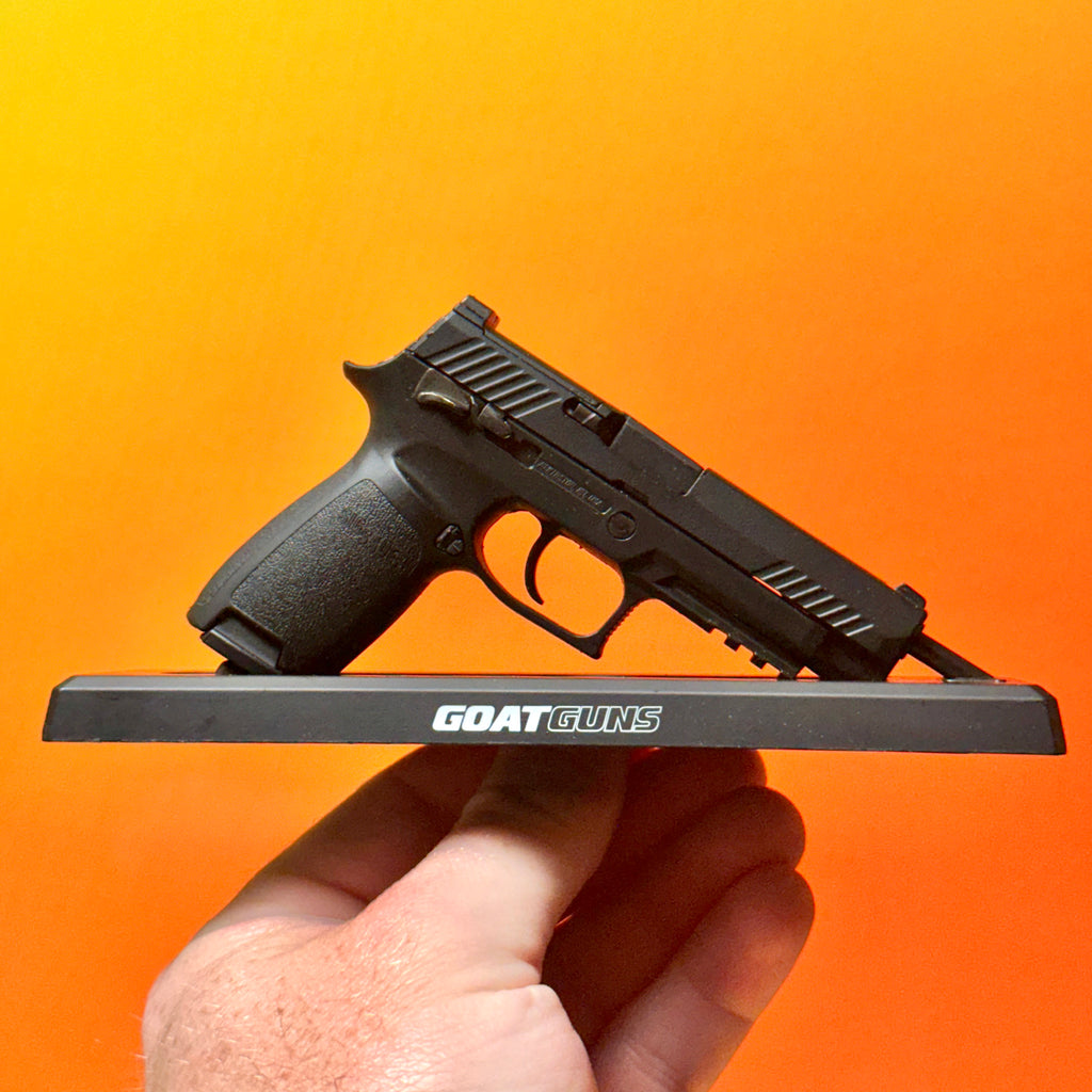 SIG Sauer M17 model Pistol in black - View 4