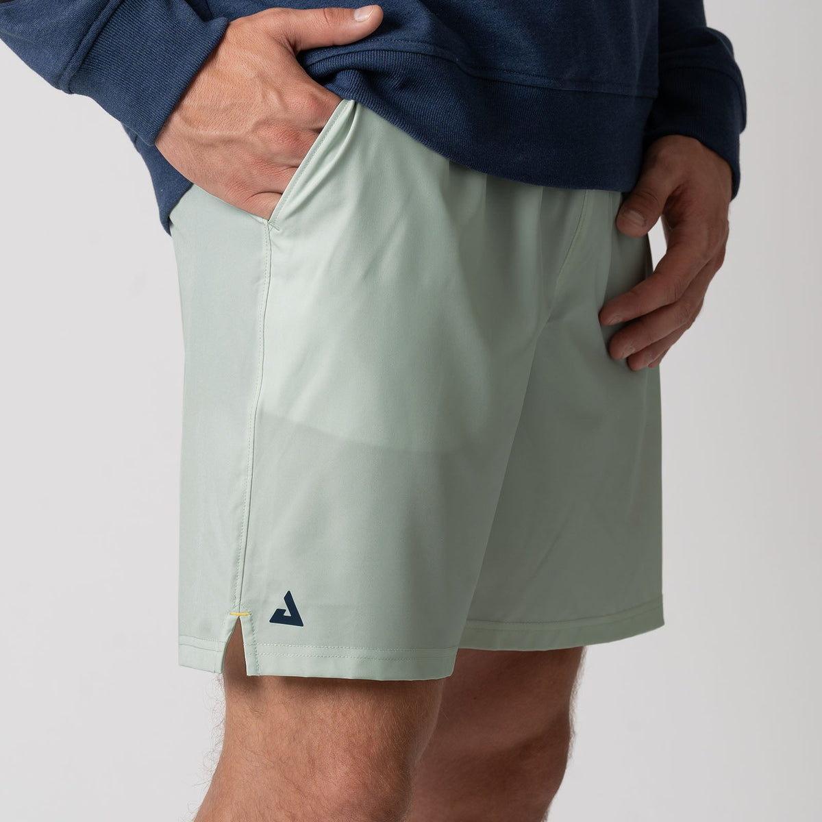 Men's Woven 7" Shorts product image