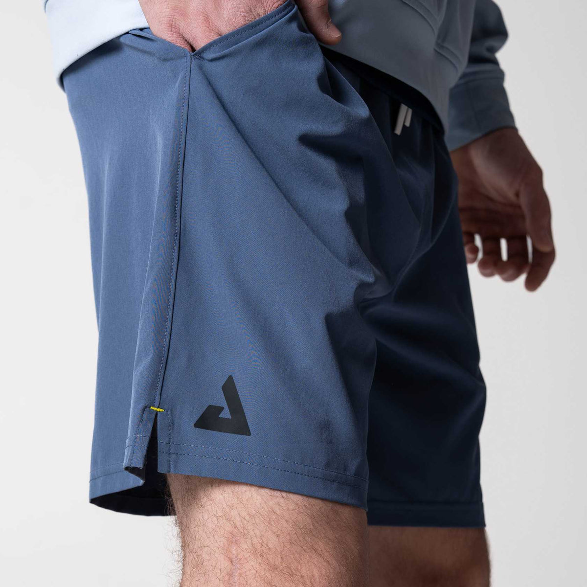 Men's Woven Shorts (7") product image