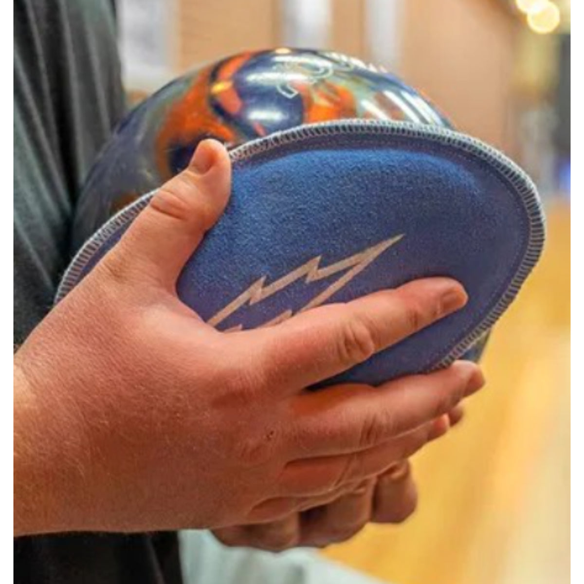 storm-deluxe-oval-bolt-shammy-blue-bowling-pad
