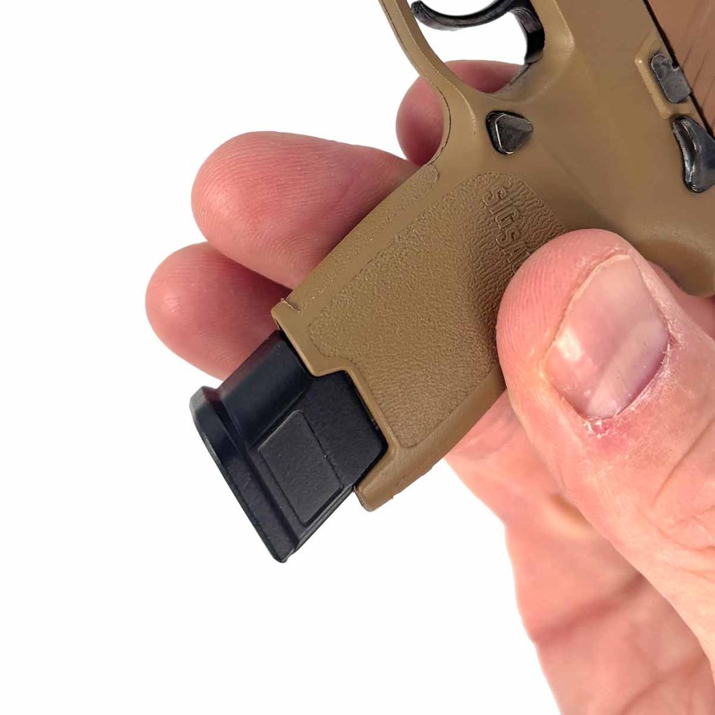 Extended magazine for mini Sig Sauer M17 model in black - View 2